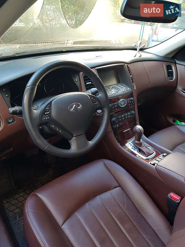 Внедорожник / Кроссовер Infiniti QX50 2014 в Одессе
