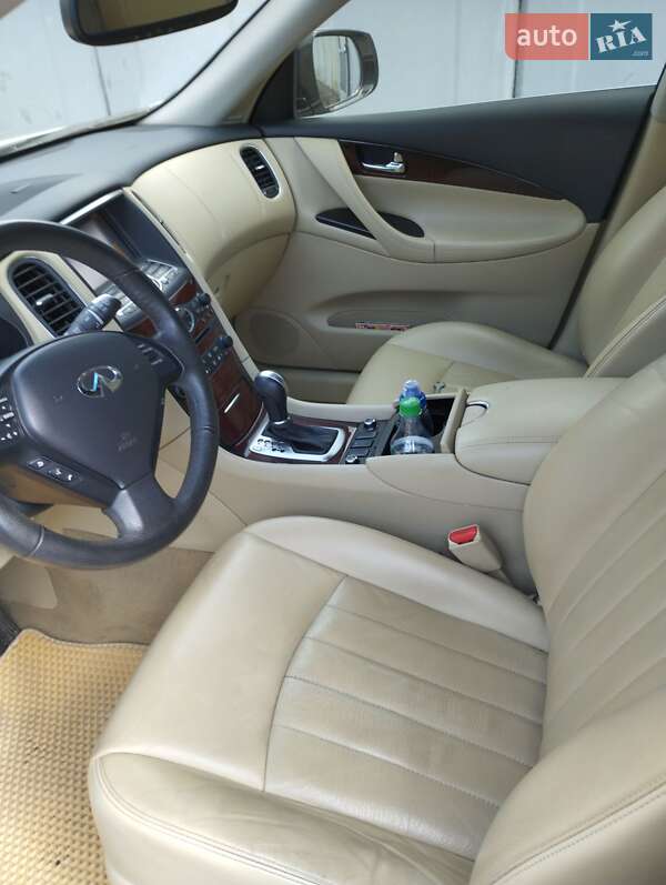 Внедорожник / Кроссовер Infiniti QX50 2017 в Киеве