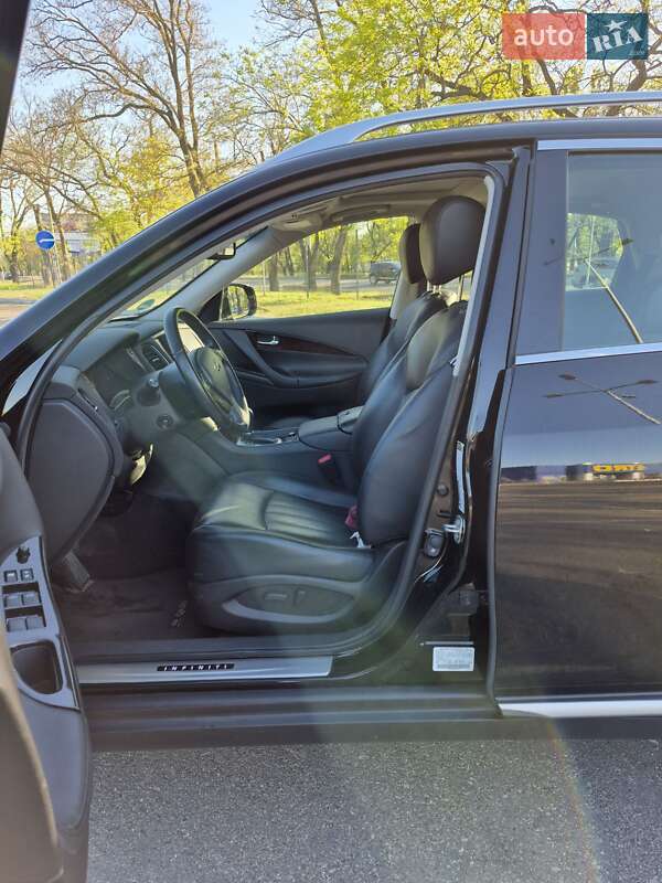 Позашляховик / Кросовер Infiniti QX50 2017 в Миколаєві