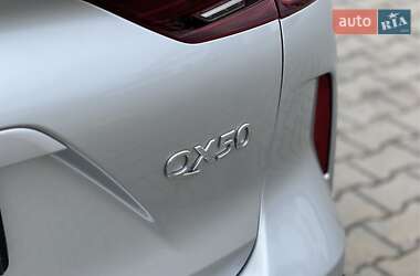 Позашляховик / Кросовер Infiniti QX50 2020 в 