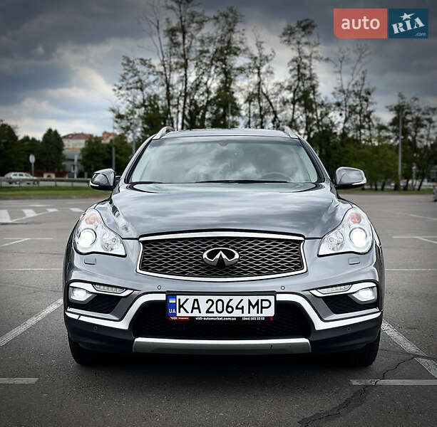 Внедорожник / Кроссовер Infiniti QX50 2017 в 