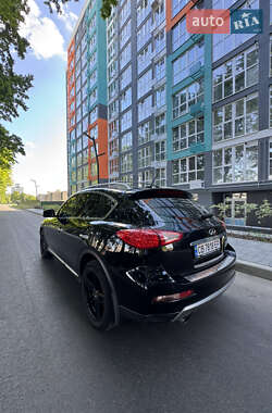 Внедорожник / Кроссовер Infiniti QX50 2017 в 