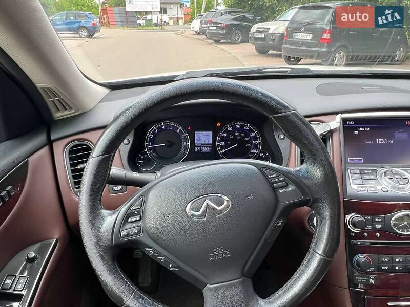 Позашляховик / Кросовер Infiniti QX50 2016 в Києві