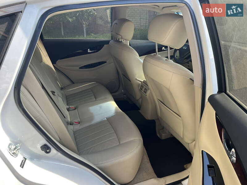 Внедорожник / Кроссовер Infiniti QX50 2017 в Киеве