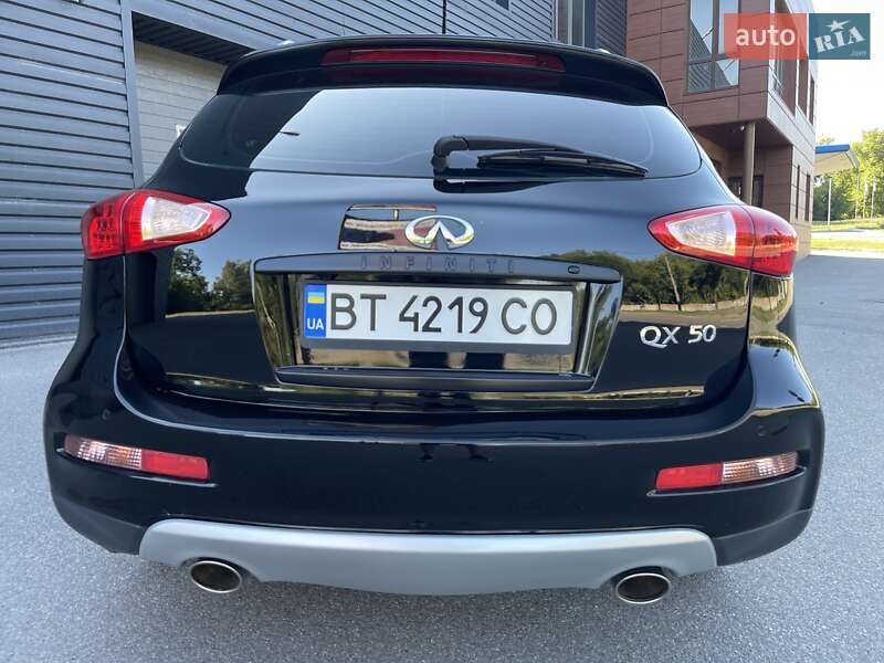 Позашляховик / Кросовер Infiniti QX50 2016 в Харкові