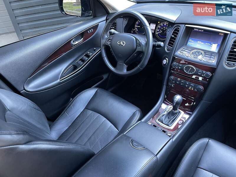 Позашляховик / Кросовер Infiniti QX50 2016 в Харкові