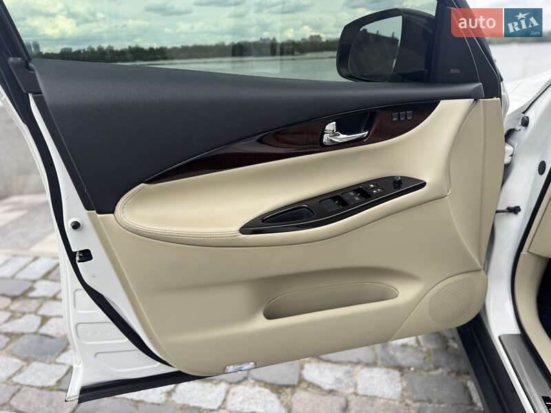 Внедорожник / Кроссовер Infiniti QX50 2017 в Жмеринке