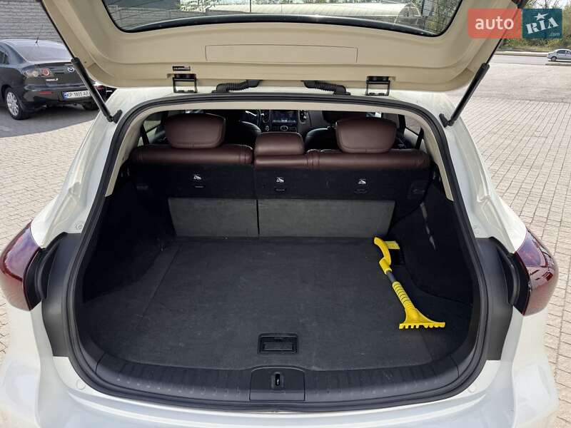 Внедорожник / Кроссовер Infiniti QX50 2016 в Запорожье