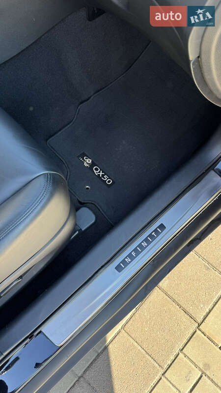 Внедорожник / Кроссовер Infiniti QX50 2017 в Маневичах