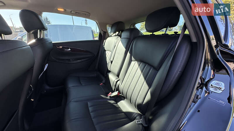 Внедорожник / Кроссовер Infiniti QX50 2017 в Маневичах