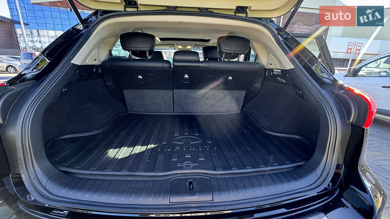 Внедорожник / Кроссовер Infiniti QX50 2017 в Маневичах