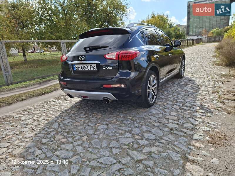 Внедорожник / Кроссовер Infiniti QX50 2016 в Золотоноше