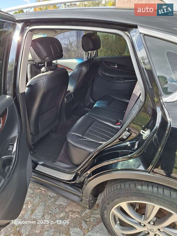 Внедорожник / Кроссовер Infiniti QX50 2016 в Золотоноше