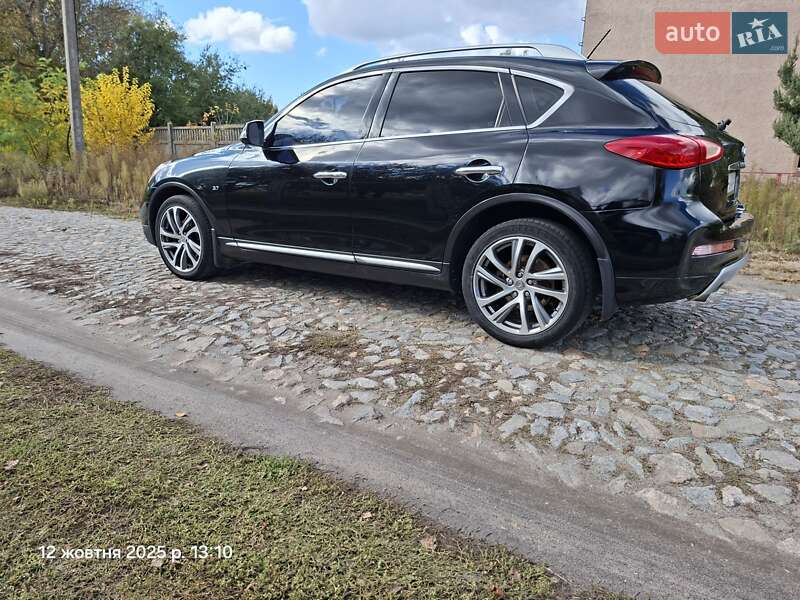 Внедорожник / Кроссовер Infiniti QX50 2016 в Золотоноше