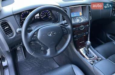Внедорожник / Кроссовер Infiniti QX50 2016 в 