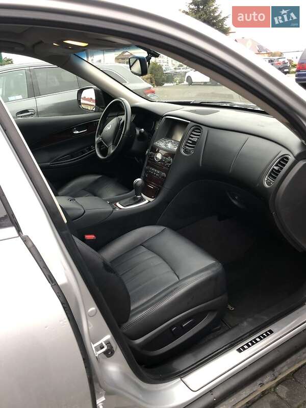 Внедорожник / Кроссовер Infiniti QX50 2016 в Львове