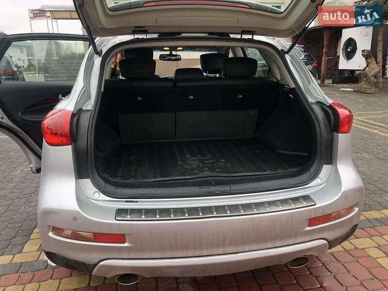 Внедорожник / Кроссовер Infiniti QX50 2016 в Львове