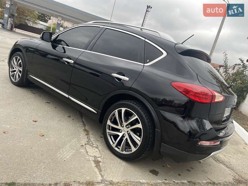 Позашляховик / Кросовер Infiniti QX50 2016 в Харкові