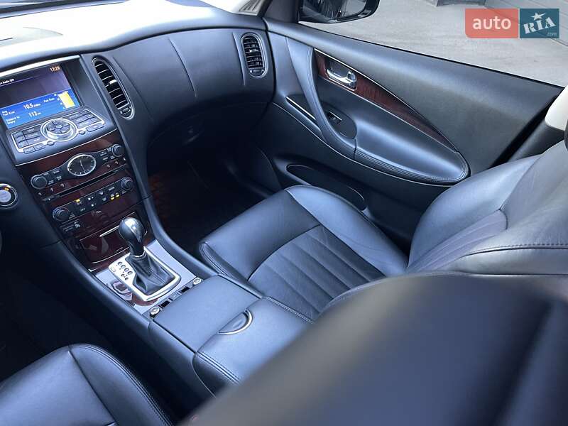 Позашляховик / Кросовер Infiniti QX50 2016 в Харкові