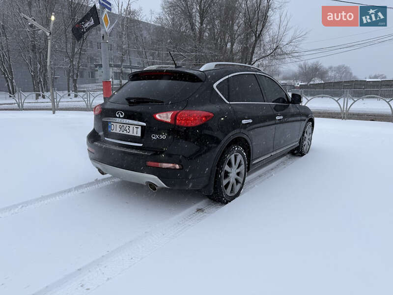 Позашляховик / Кросовер Infiniti QX50 2017 в Дніпрі
