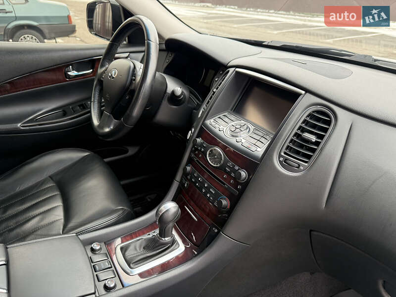 Позашляховик / Кросовер Infiniti QX50 2017 в Умані