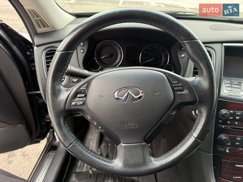 Позашляховик / Кросовер Infiniti QX50 2017 в Умані