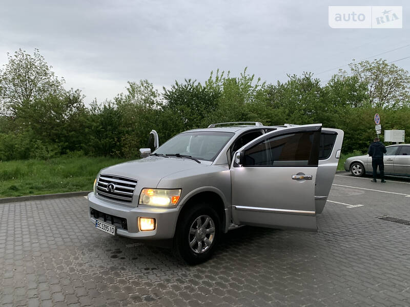 Позашляховик / Кросовер Infiniti QX56 2004 в Львові