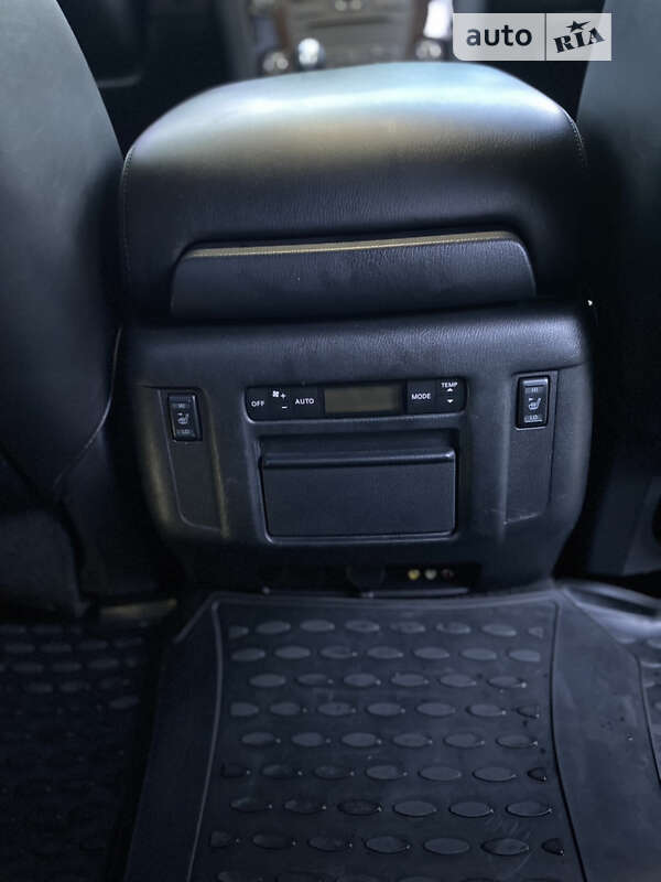 Внедорожник / Кроссовер Infiniti QX56 2011 в Запорожье