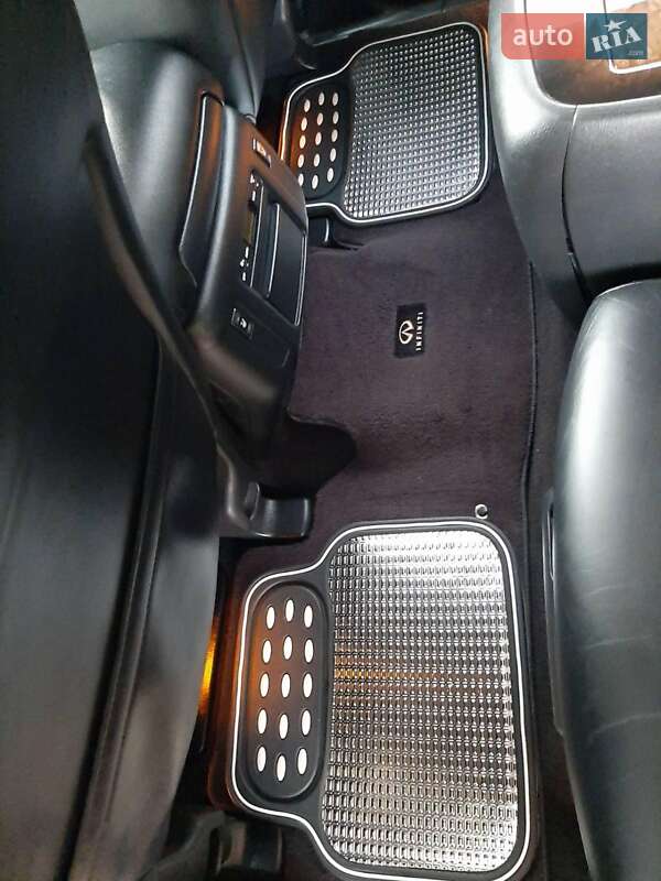 Внедорожник / Кроссовер Infiniti QX56 2011 в Черновцах