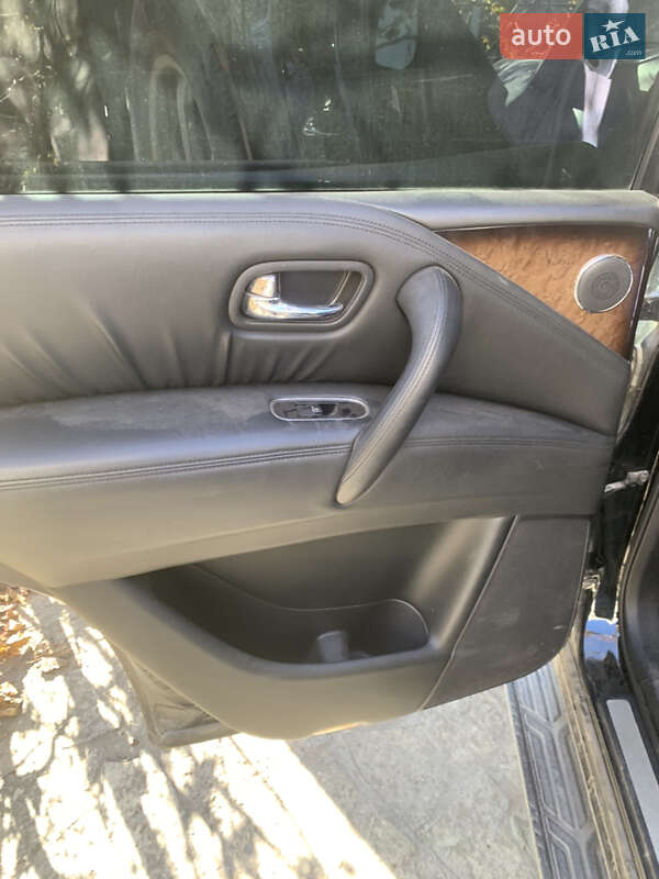 Позашляховик / Кросовер Infiniti QX56 2010 в Кам'янець-Подільському