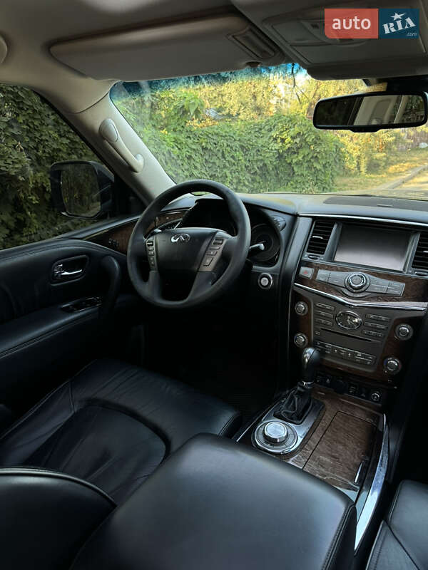 Внедорожник / Кроссовер Infiniti QX56 2010 в Чернигове