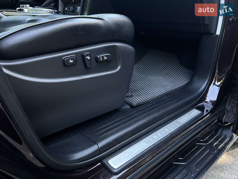 Внедорожник / Кроссовер Infiniti QX56 2010 в Чернигове