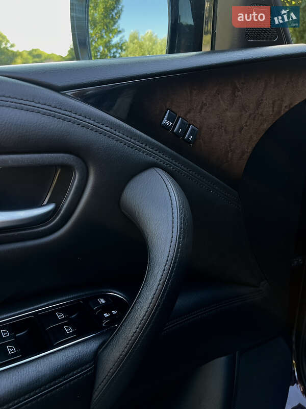 Внедорожник / Кроссовер Infiniti QX56 2010 в Чернигове