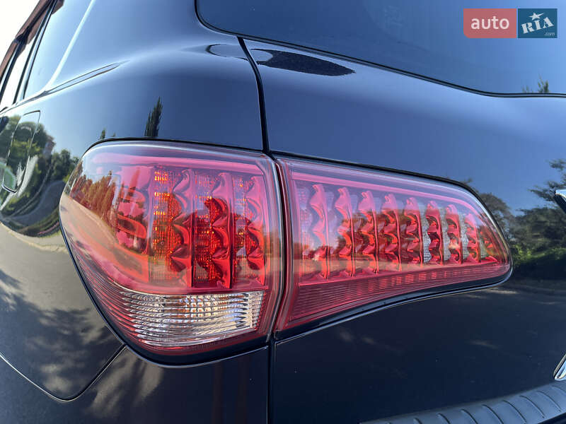 Внедорожник / Кроссовер Infiniti QX56 2010 в Чернигове