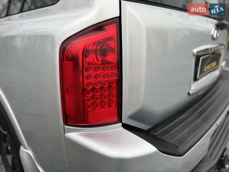 Позашляховик / Кросовер Infiniti QX56 2005 в Києві