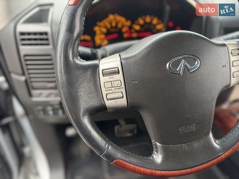Позашляховик / Кросовер Infiniti QX56 2005 в Києві