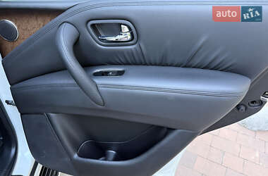 Позашляховик / Кросовер Infiniti QX56 2011 в 