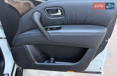 Позашляховик / Кросовер Infiniti QX56 2011 в 