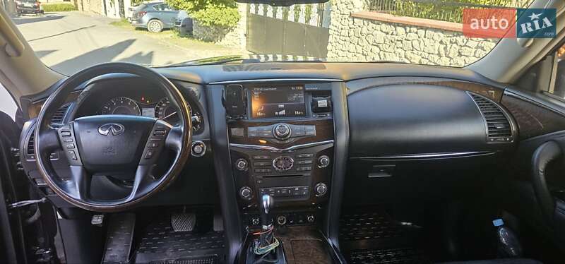 Внедорожник / Кроссовер Infiniti QX56 2010 в Тернополе