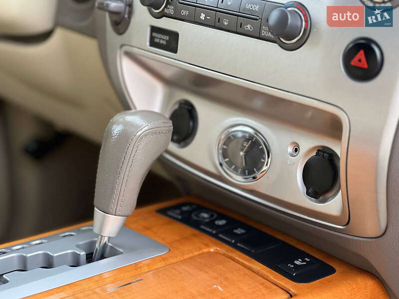 Внедорожник / Кроссовер Infiniti QX56 2009 в Ужгороде