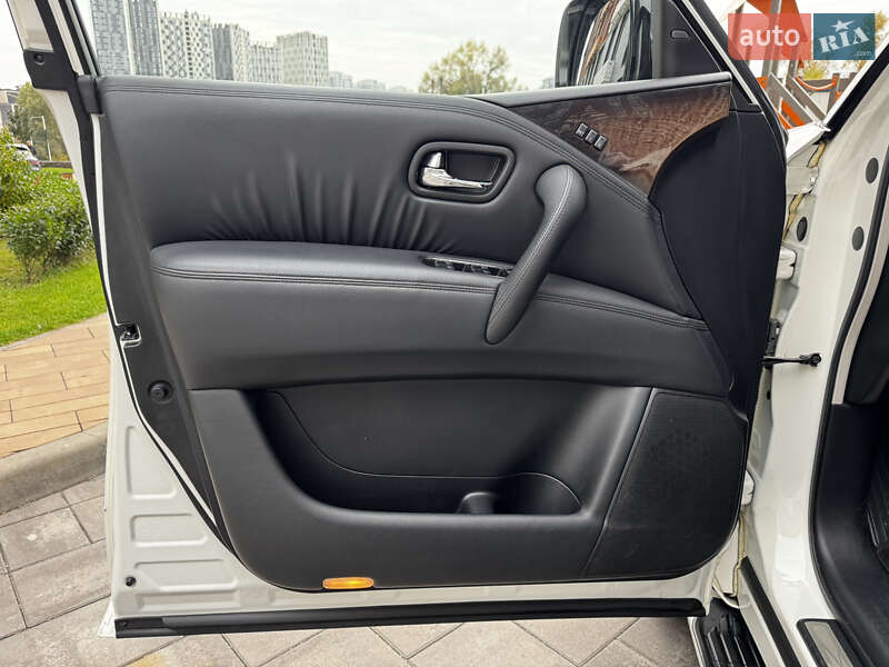 Внедорожник / Кроссовер Infiniti QX56 2011 в Киеве