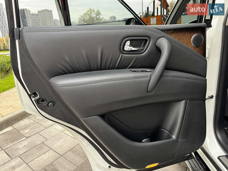 Внедорожник / Кроссовер Infiniti QX56 2011 в Киеве