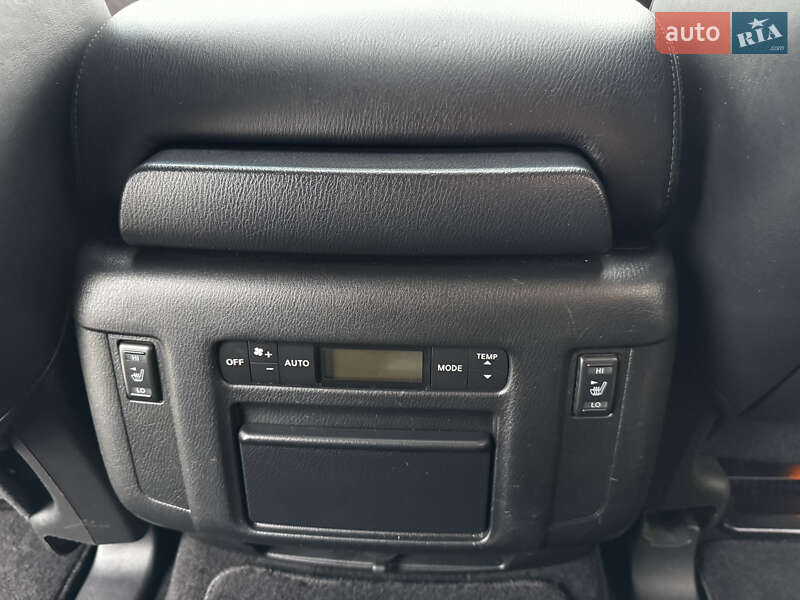 Внедорожник / Кроссовер Infiniti QX56 2011 в Киеве