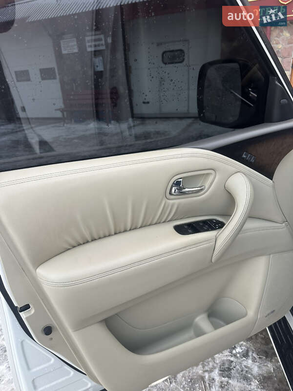 Внедорожник / Кроссовер Infiniti QX56 2011 в Тернополе
