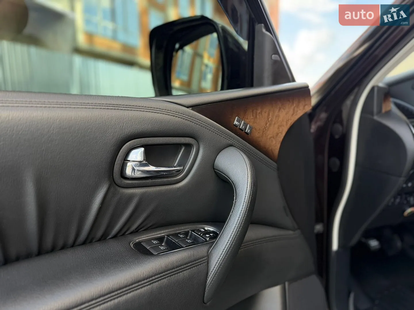 2010 Infiniti QX56 - мініатюра 36