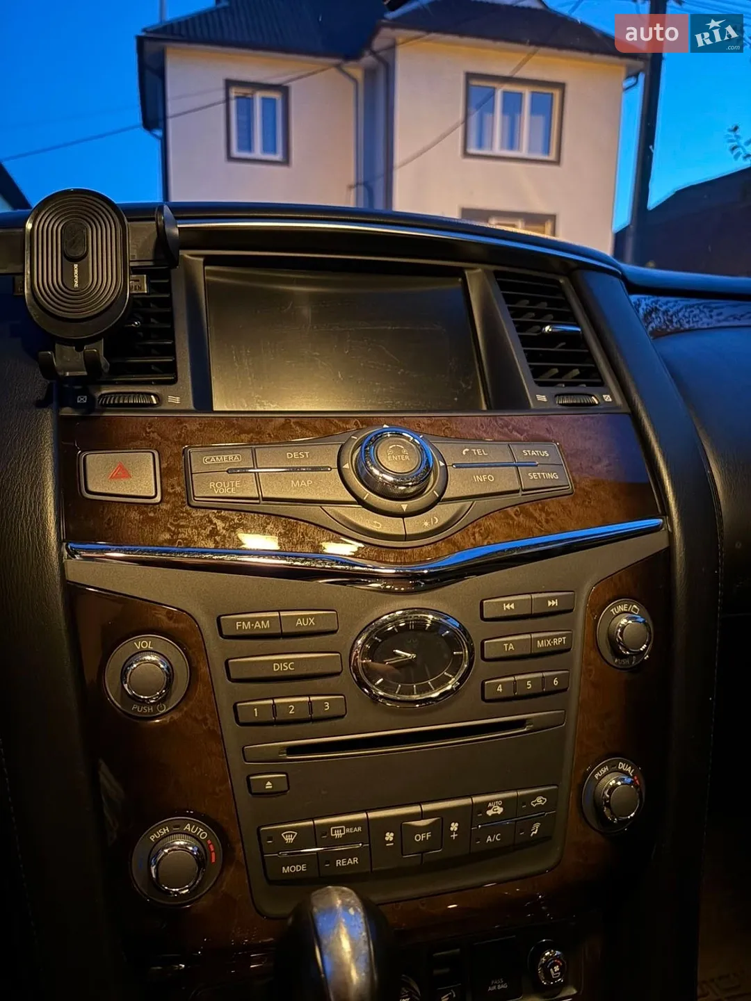 2010 Infiniti QX56 - мініатюра 9