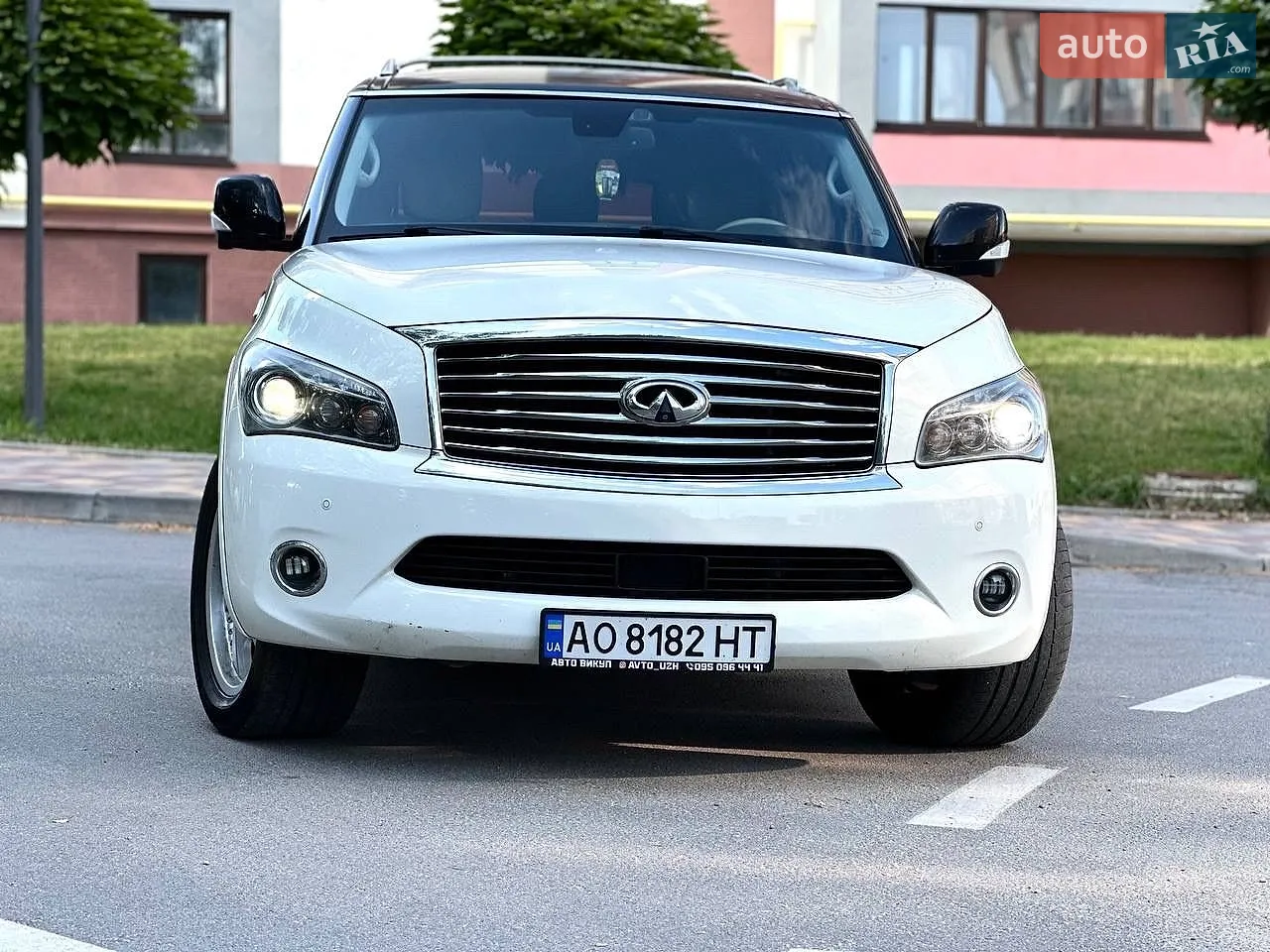 2011 Infiniti QX56 - мініатюра 4