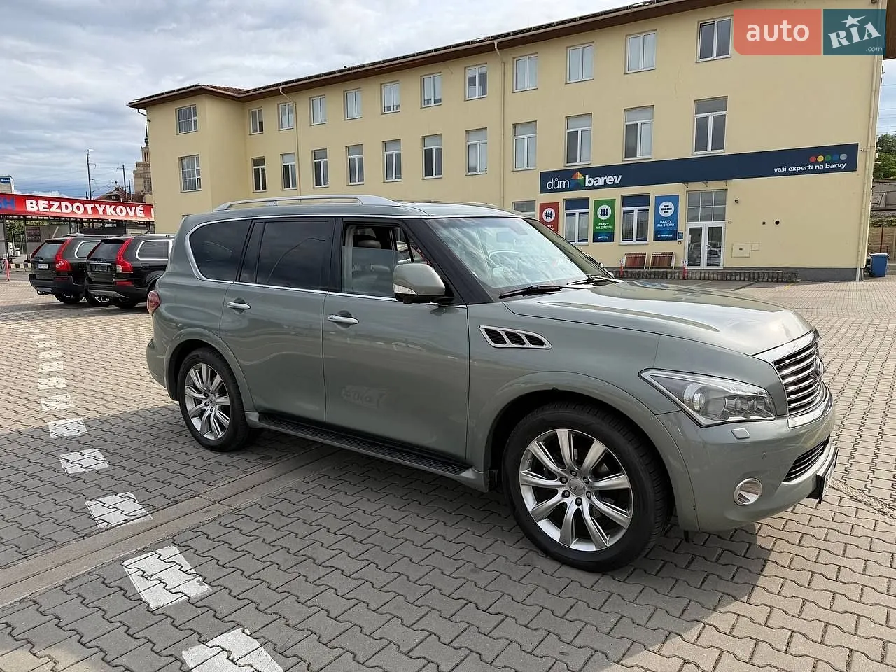 2010 Infiniti QX56 - мініатюра 3