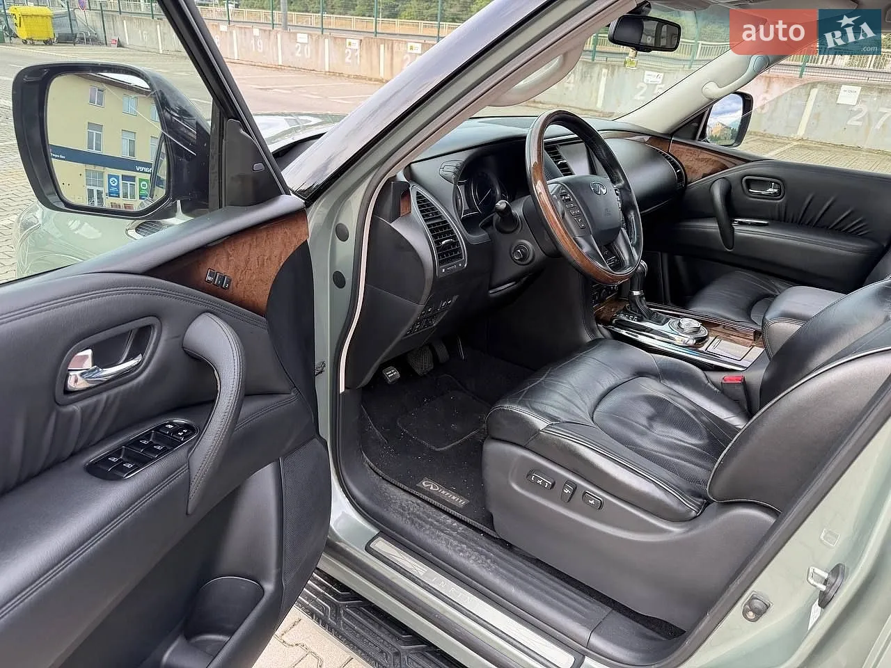 2010 Infiniti QX56 - мініатюра 10