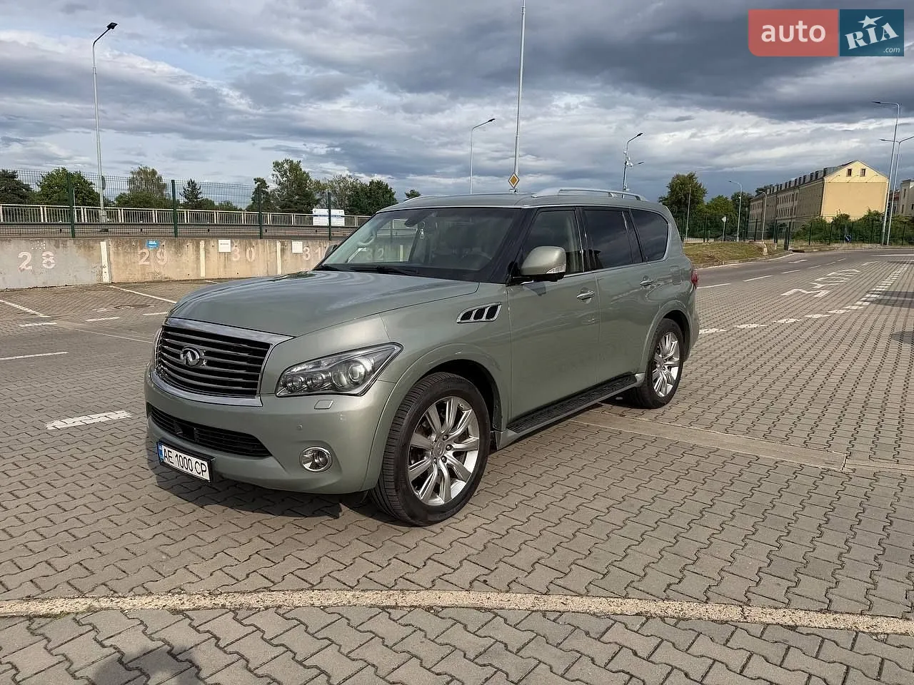 2010 Infiniti QX56 - мініатюра 2